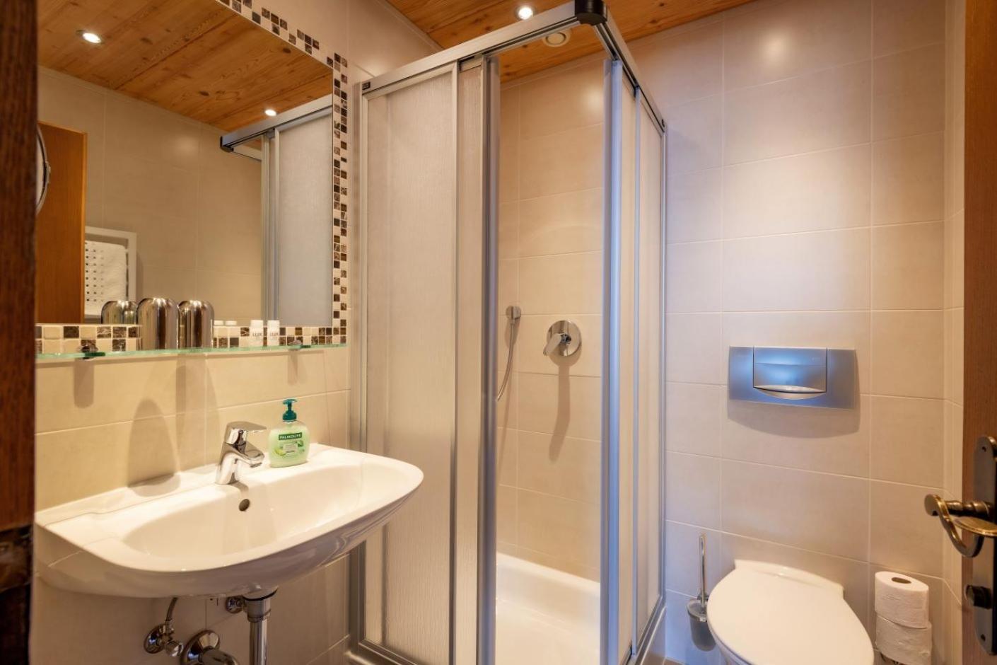 Appartement Haus Schroll à Ried im Zillertal Extérieur photo